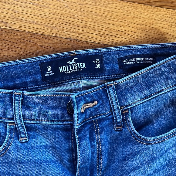 Hollister blue jeans - Picture 2 of 3